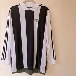 Adidas long sleeve men’s shirt good used condition medium